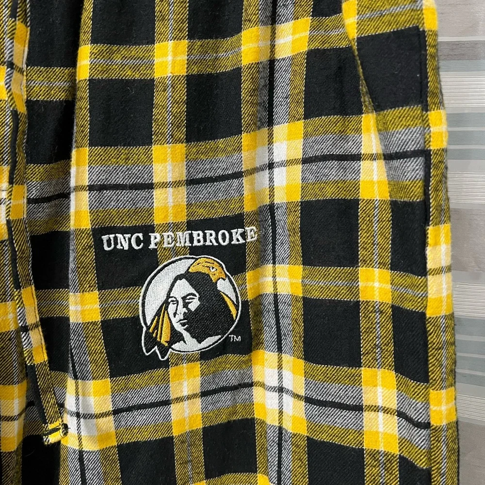 UNC Pembroke Braves Lounge Pants - Picture 2 of 8